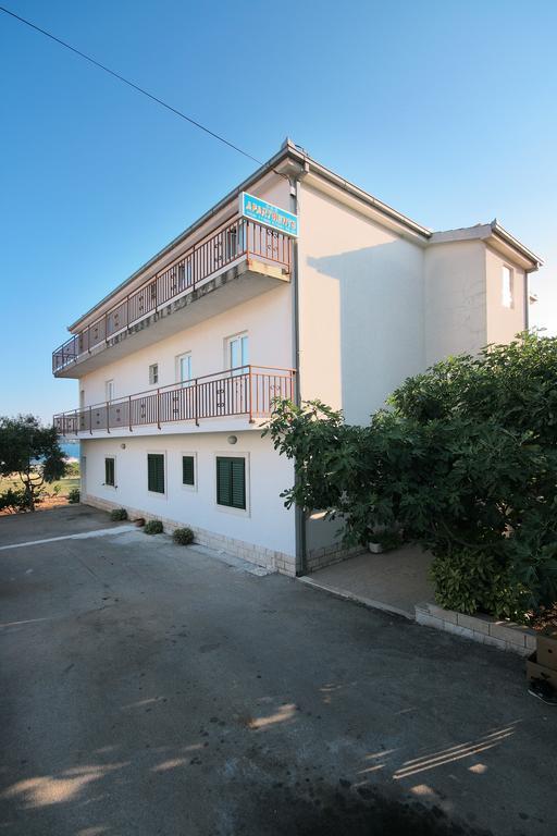 Apartments Daniela 特罗吉尔 外观 照片