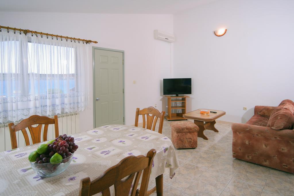 Apartments Daniela 特罗吉尔 外观 照片